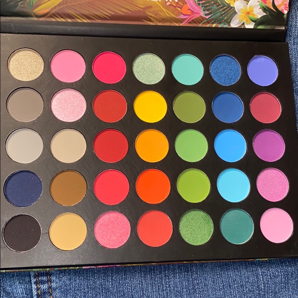 SHADOWS PALETTE